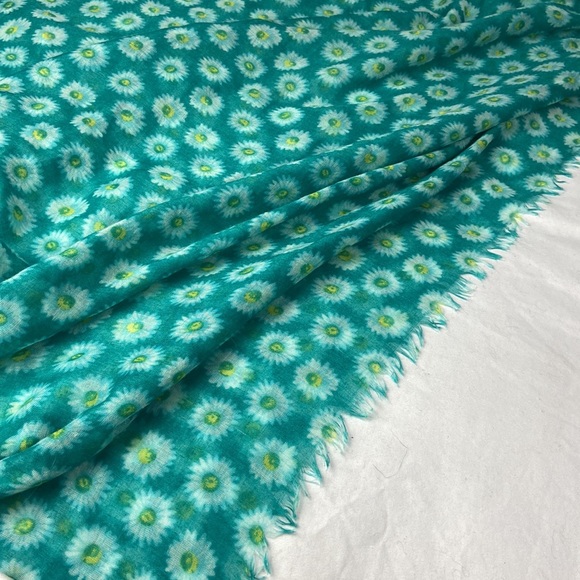 Daisy covered turquoise, infinity scarf - Picture 8 of 10